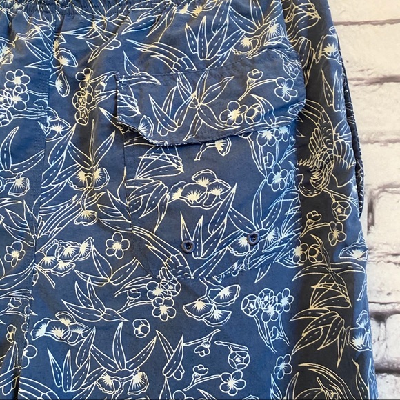 Breakwater Men’s Floral/Bird Printed Swim Short - Picture 4 of 6